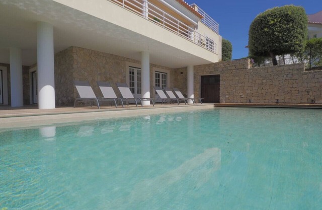 Fantastic 4-bedroom villa with sea and golf views