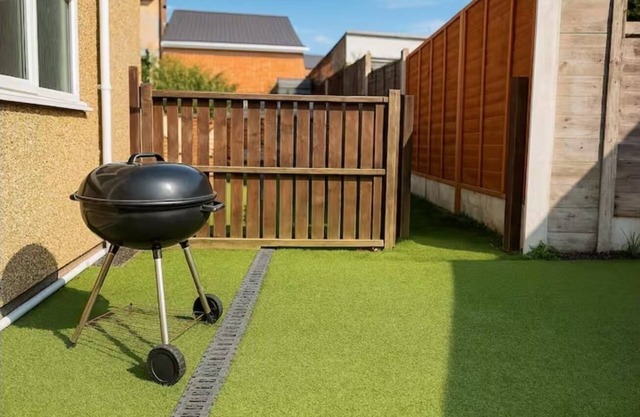 Fantastic 5-bedroom house with Garden near Wolverhampton Stadium