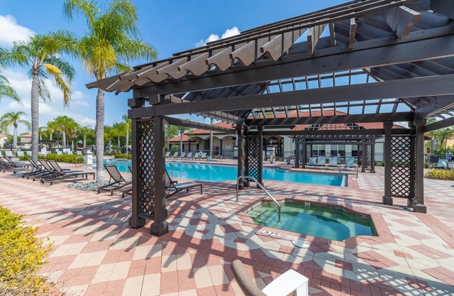 Fantastic 6 Bedroom Resort Villa With Pool