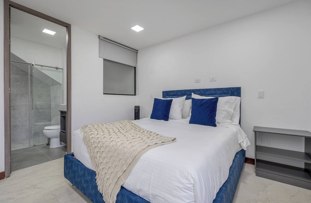 Fantastic apartment with WiFi in vibrant Medellín