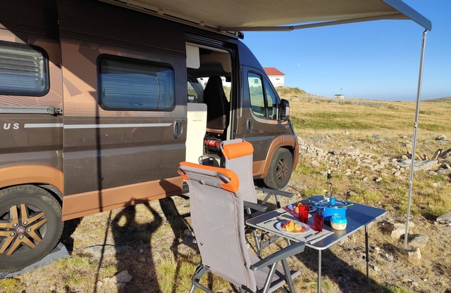 FANTASTIC AUTO-CARAVAN