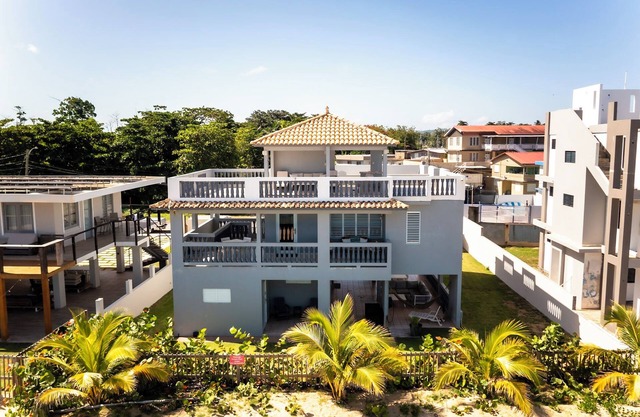 Fantastic beach house on a secluded beach
