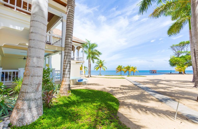 Fantastic beachfront 1 bedroom getaway