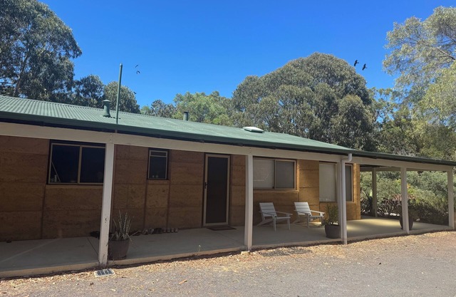 Fantastic bush setting - "The Clam" cottage Yallingup