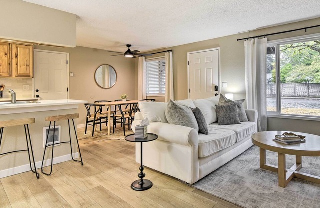 Fantastic Duplex Unit Near Columbia River!