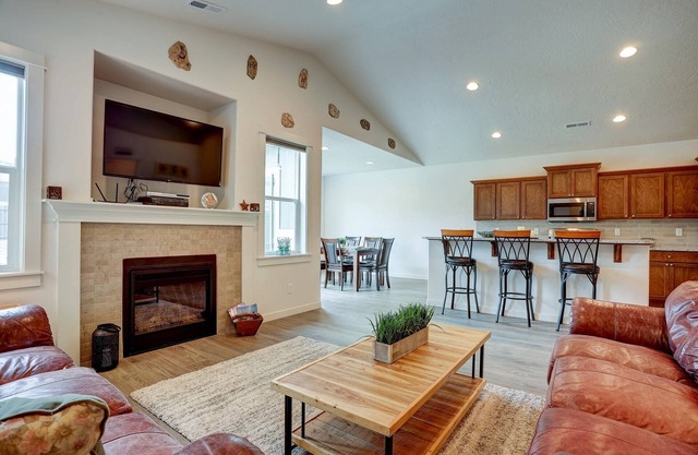 Fantastic Family Friendly Home w/Moutain View, Huge Fenced yard, Private Backyard and Patio, A/