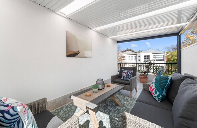 Fantastic family home near city