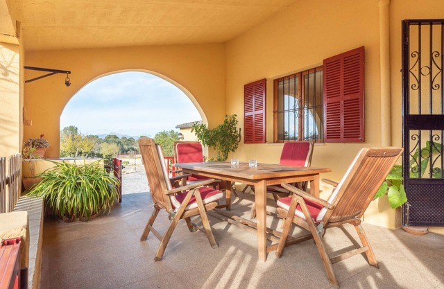 Fantastic Finca with Wi-Fi, Air Conditioning, Garden and Terrace