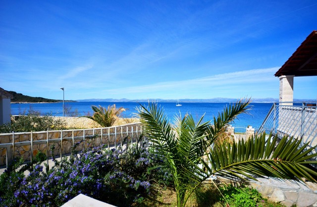 Fantastic holiday apartment on the seafront with large terrace