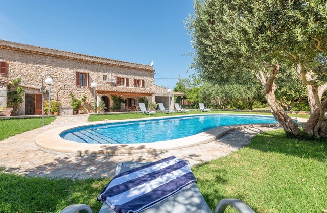 Fantastic Holiday Home “Can Julia” with Mountain View