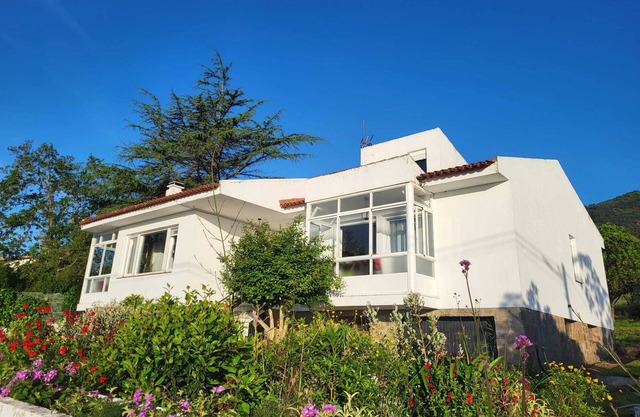 Fantastic house on the beach with views of Portugal