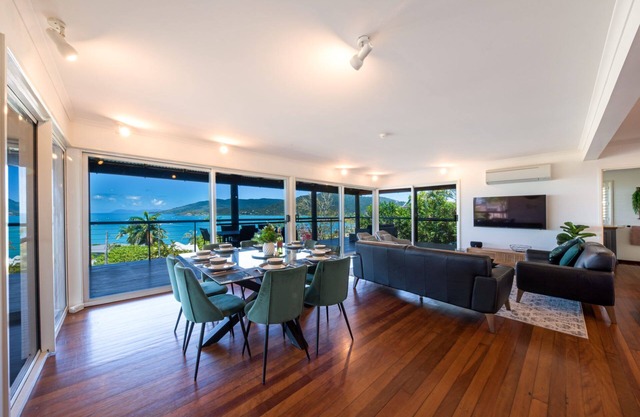 Fantastic Location, Stunning Views, Private Pool