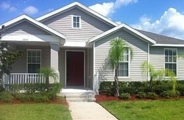 Fantastic New 4 Bedroom, 3 Bathroom Pool Home Inc Free Wifi