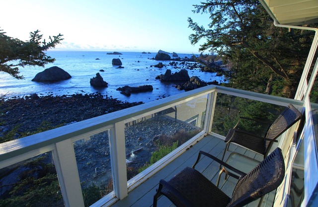 Fantastic Oceanfront Get Away With Awesome Views.