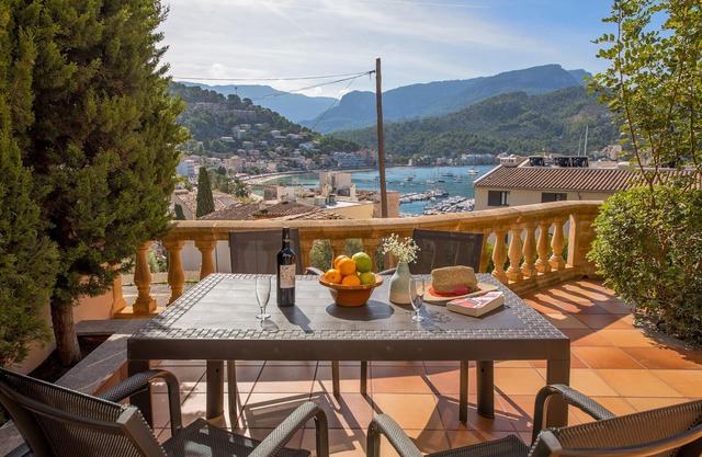 Fantastic property with sea views in the Port of Sóller. Free WIFI