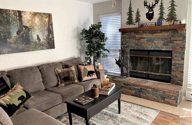 Fantastic renovated condo, ground floor close to Show Low Hospital, W/D in unit!