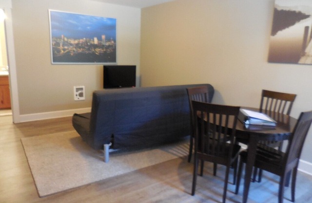 Fantastic Sellwood Apartment