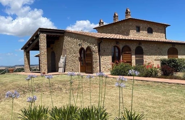 Fantastic semi-detached villa with panoramic terrace and pool close to Volterra.