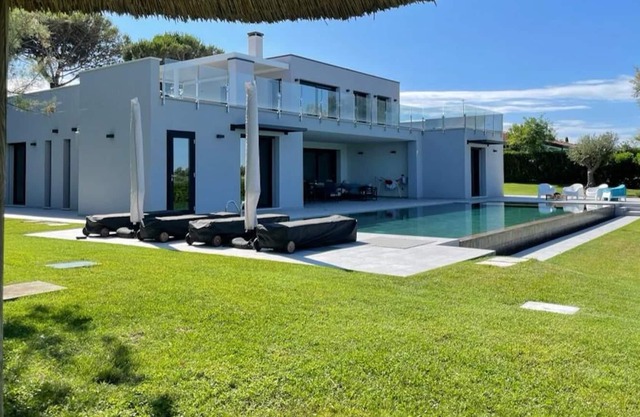 Fantastic Villa with Private Pool - Luxury Holidays on Private Island Albarella