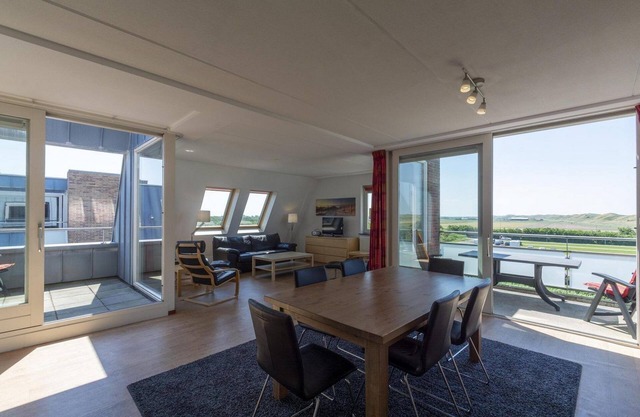 Fantastisch Penthouse op de Bovenste Etage met Schitterend Uitzicht op de Duinen van Groote Keeten en Callantsoog
