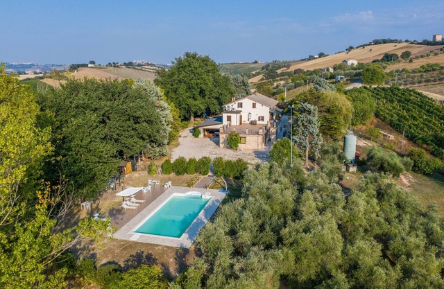 Fantastische Exclusieve Villa in Le Marche te Huur met Groot Eigen Zwembad!