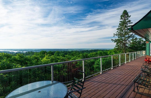 Far Horizons Luxury Vacation Home