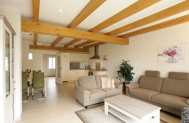 Far-reaching views - Ideal for four - Spacious and with terrace (favorite apartment 3)