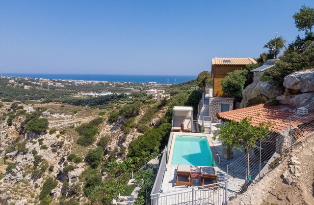 Faragi Sophie villa,private pool, nice views,Rethymno