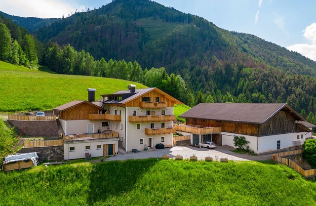 Farm 'Enzian' with Mountain View, Shared Terrace and Wi-Fi