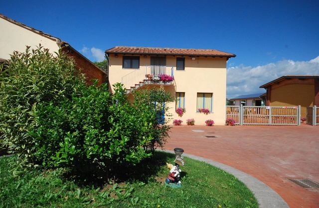 Farm Holidays KOMOTE - Maneggio apartment