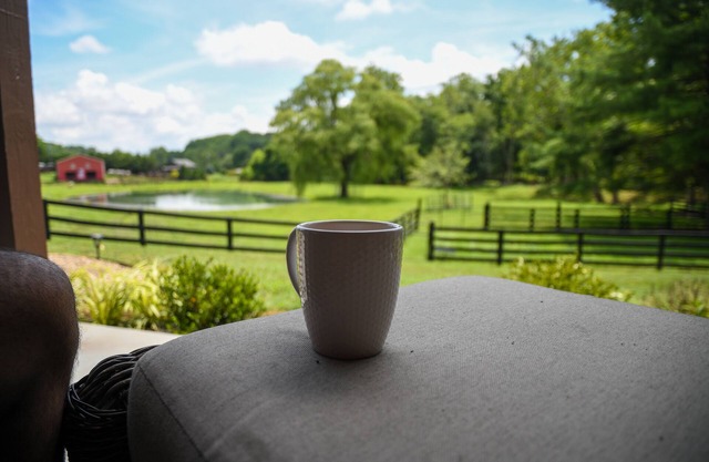 Farm Vista: Cozy Suite & Views/Hot Tub