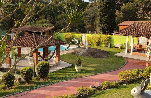 # Farm with swimming pool, soccer field and barbecue