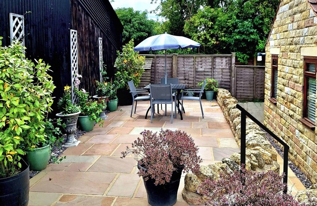 Farm Yard Cottage