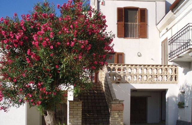 Farmhouse apartment in Contrada Lazzaretto, Ortona, Abruzzo, Italy