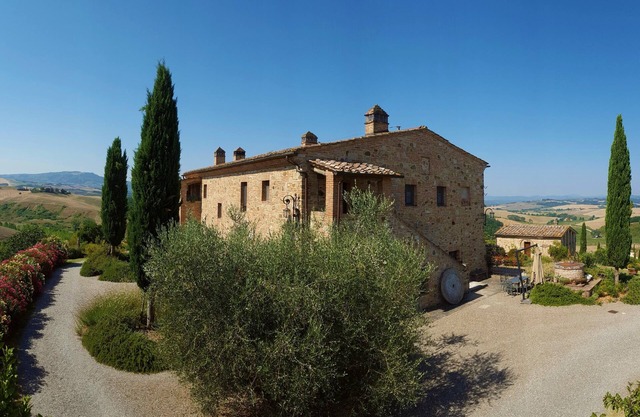 FARMH. PODERE CUNINA 25 KM SUD SIENA DAVANTI AL MONTALCINO TENENDO CUCINE CLAS