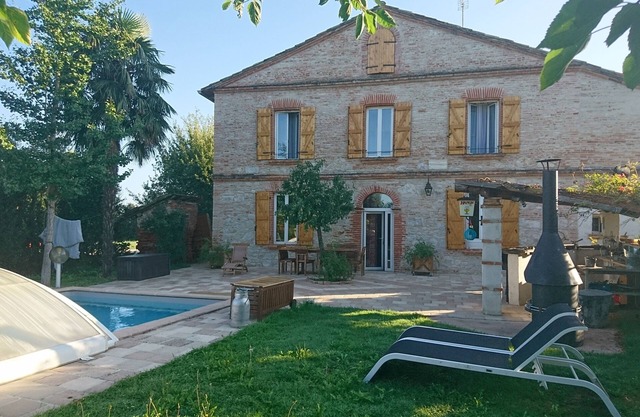 Farmhouse at Porte de Montauban