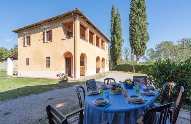 Farmhouse near Nightlife
