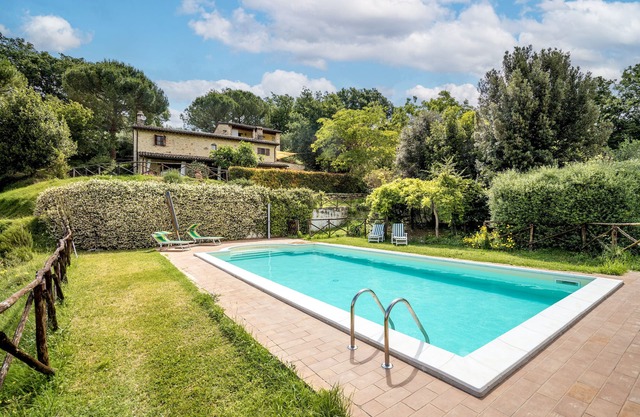 Farmhouse "Agriturismo Bio Tra Cielo e Terra" with Private Pool & Wi-Fi