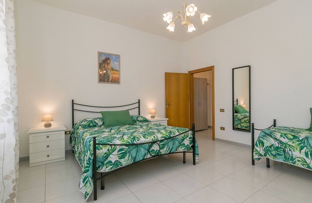 Farmhouse 'Agriturismo I Debbi - Il Leccio' with Private Veranda, Wi-Fi and Air Conditioning