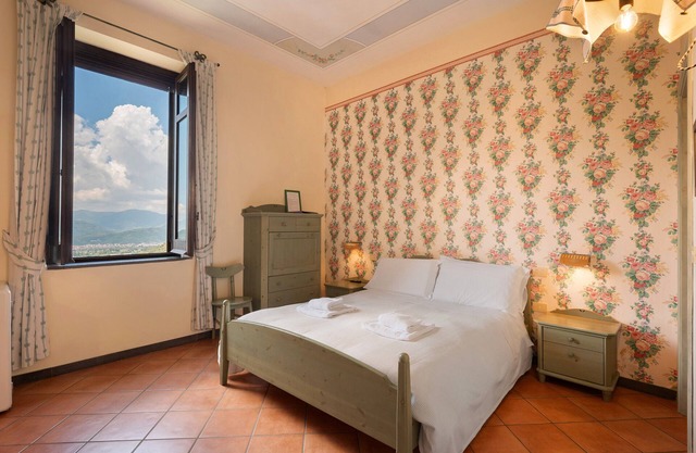 Farmhouse 'Camere Familiari' with Mountain View, Wi-Fi and Air Conditioning
