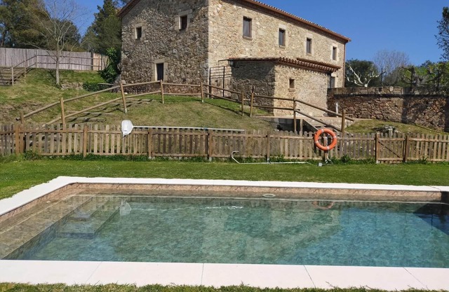 Farmhouse 'Can Malràs' with Mountain View, Wi-Fi and Air Conditioning