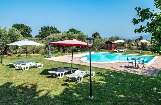 Farmhouse 'Casale Storico XVII Sec - Girasole' with Mountain View, Shared Pool and Wi-Fi