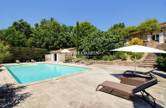 Farmhouse for rent in Lourmarin, a haven of peace on the edge of the southern Luberon region