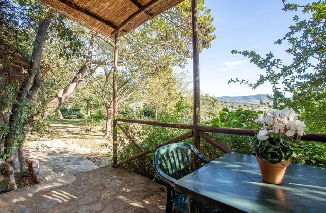 Farmhouse "Gelsomina - Agriturismo La Valentina" with Terrace & Wi-Fi