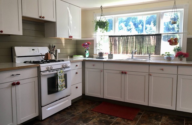 Farmhouse Gem with Gardens, Waterfalls and Orchards