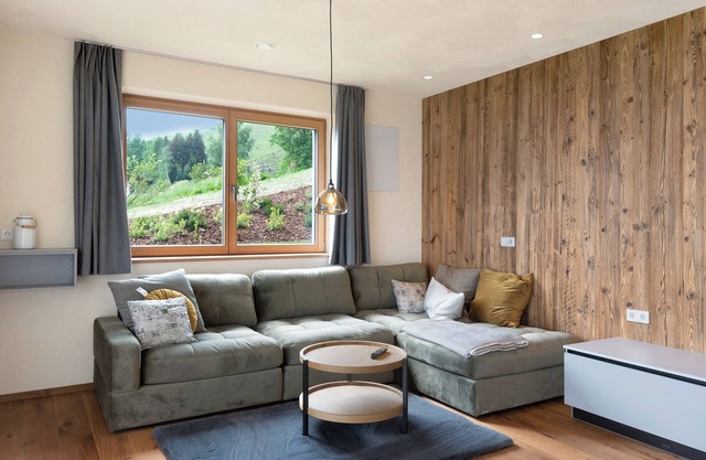 Farmhouse 'Gipfelglück' with Mountain View, Private Terrace and Wi-Fi