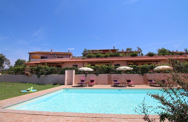 Farmhouse in Montalto near Sandy Beaches