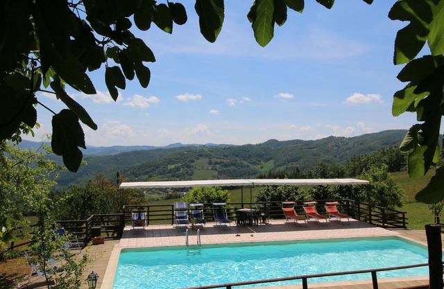 Farmhouse in Apecchio with Mountain Views