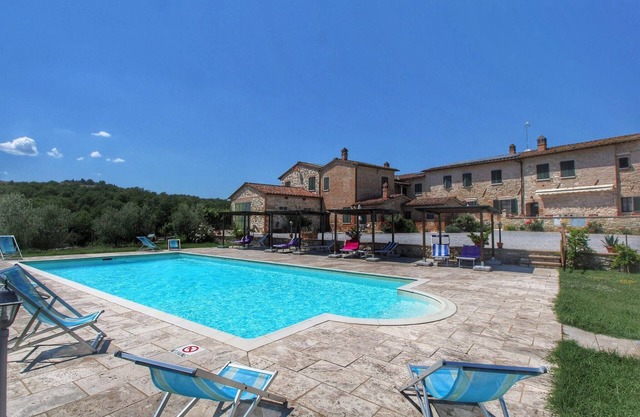 Farmhouse in Asciano with Pool & BBQ