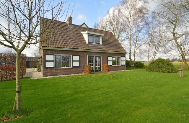 Farmhouse in Dalfsen near Forest Trails